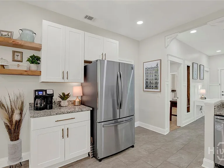 809 E Bolton St — Photo 20