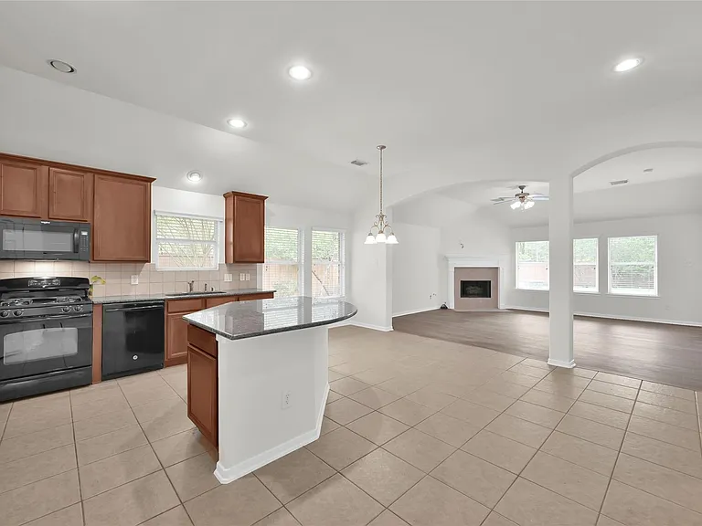 10 Barker Ridge Ct — Photo 6