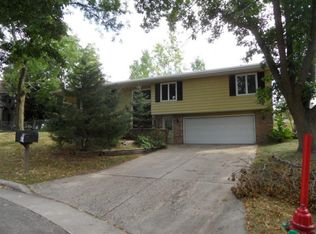 14 Round Hill Cir, Madison, WI 53717