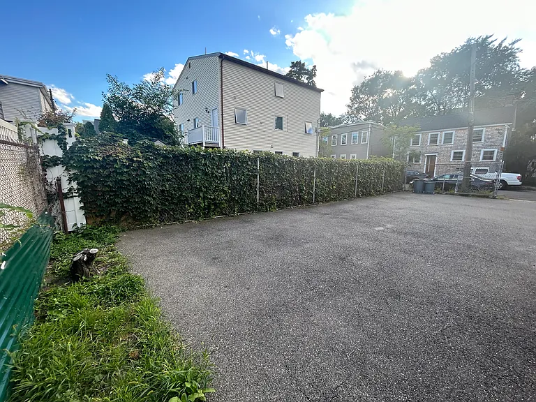 36 Hunting St #2 — Photo 24