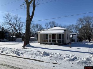 300 7th St SE, Waseca, MN 56093