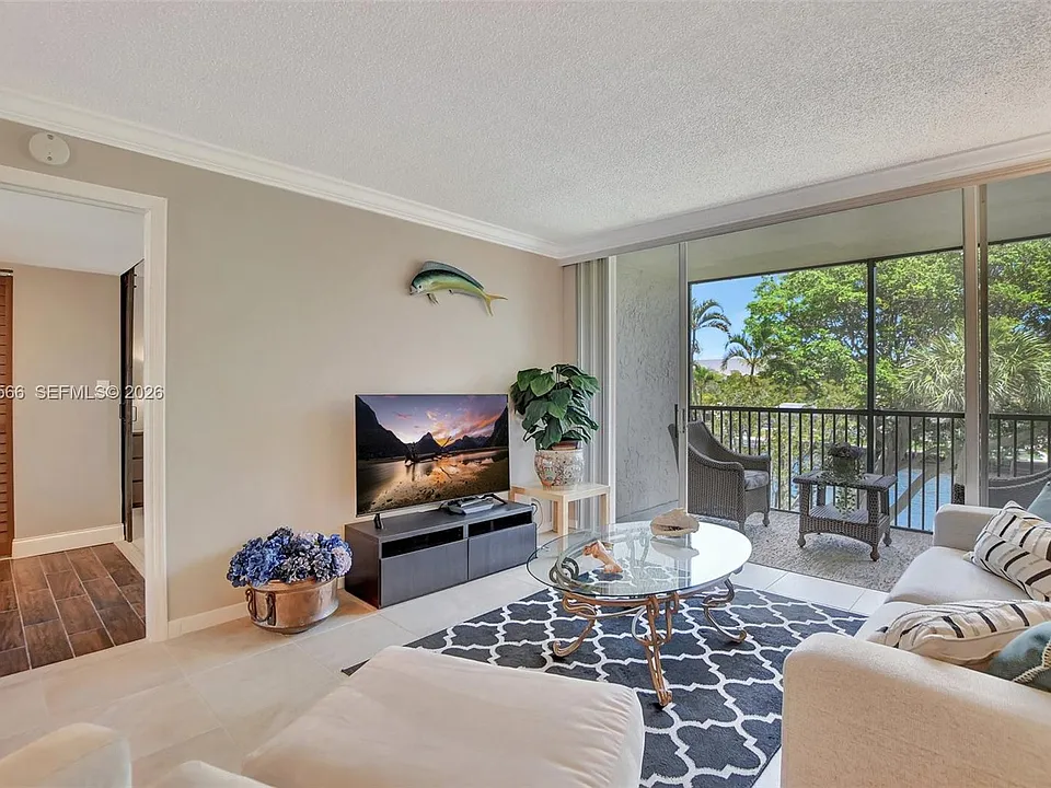 14 Royal Palm Way Available Jan 1 #303