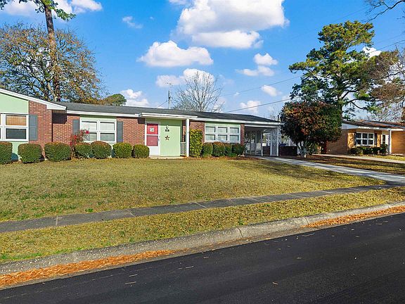 3rd image of 539 Redwood Ave. #539
