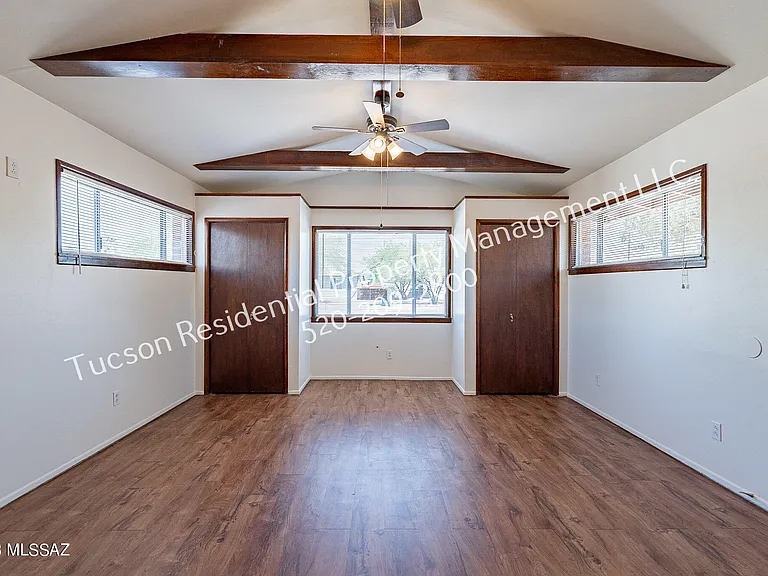 826 E Water St — Photo 11