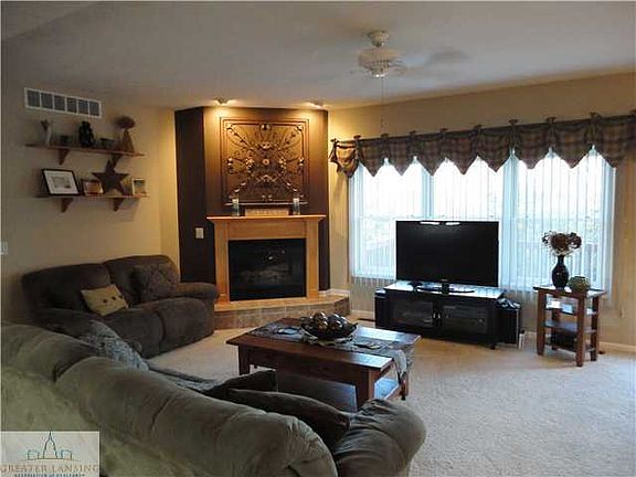 4th image of 606 N Haley Ct
