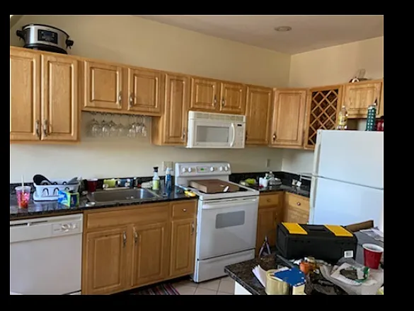 3 bed, 9999 sqft, $5,800 — Photo 2