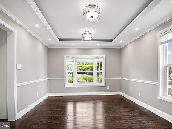 4th image of 208 Beau Tree Dr