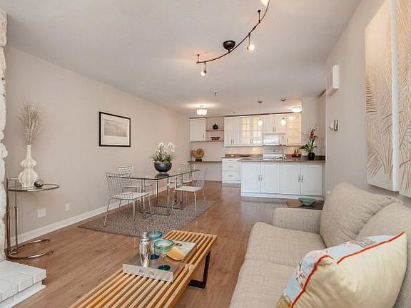 3rd image of 1830 Lakeshore Ave APT 407