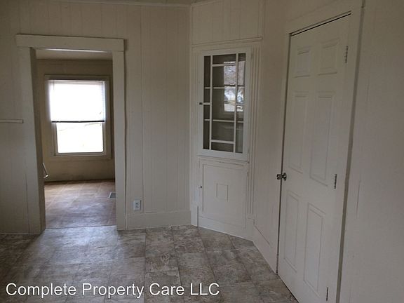 5th image of 701 W Franklin St