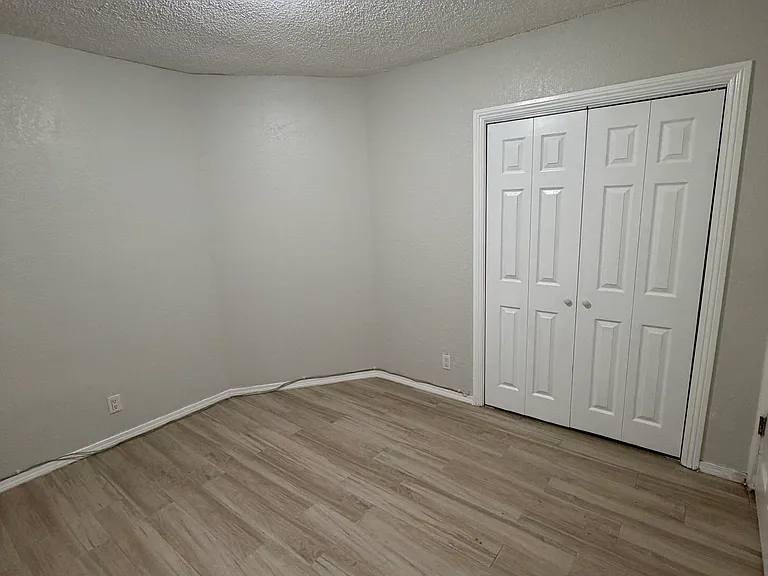 5113 S San Pedro St — Photo 3
