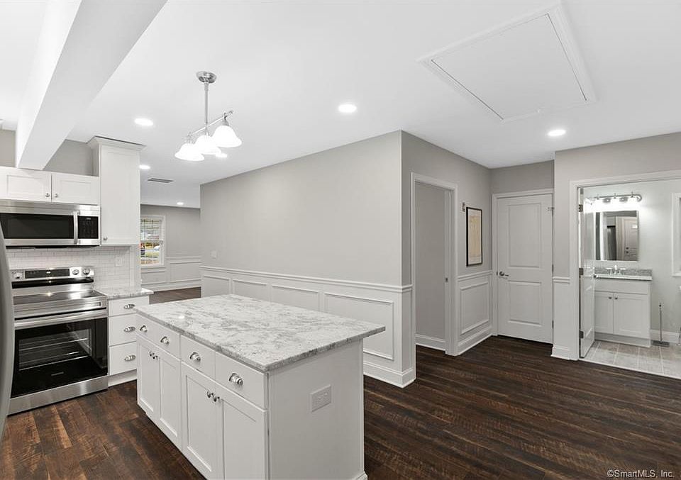 138 E Main St Clinton CT Zillow