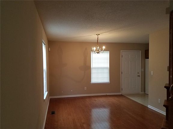 4th image of 3936 Highland Ave