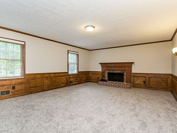 3rd image of 3760 Fir Ct