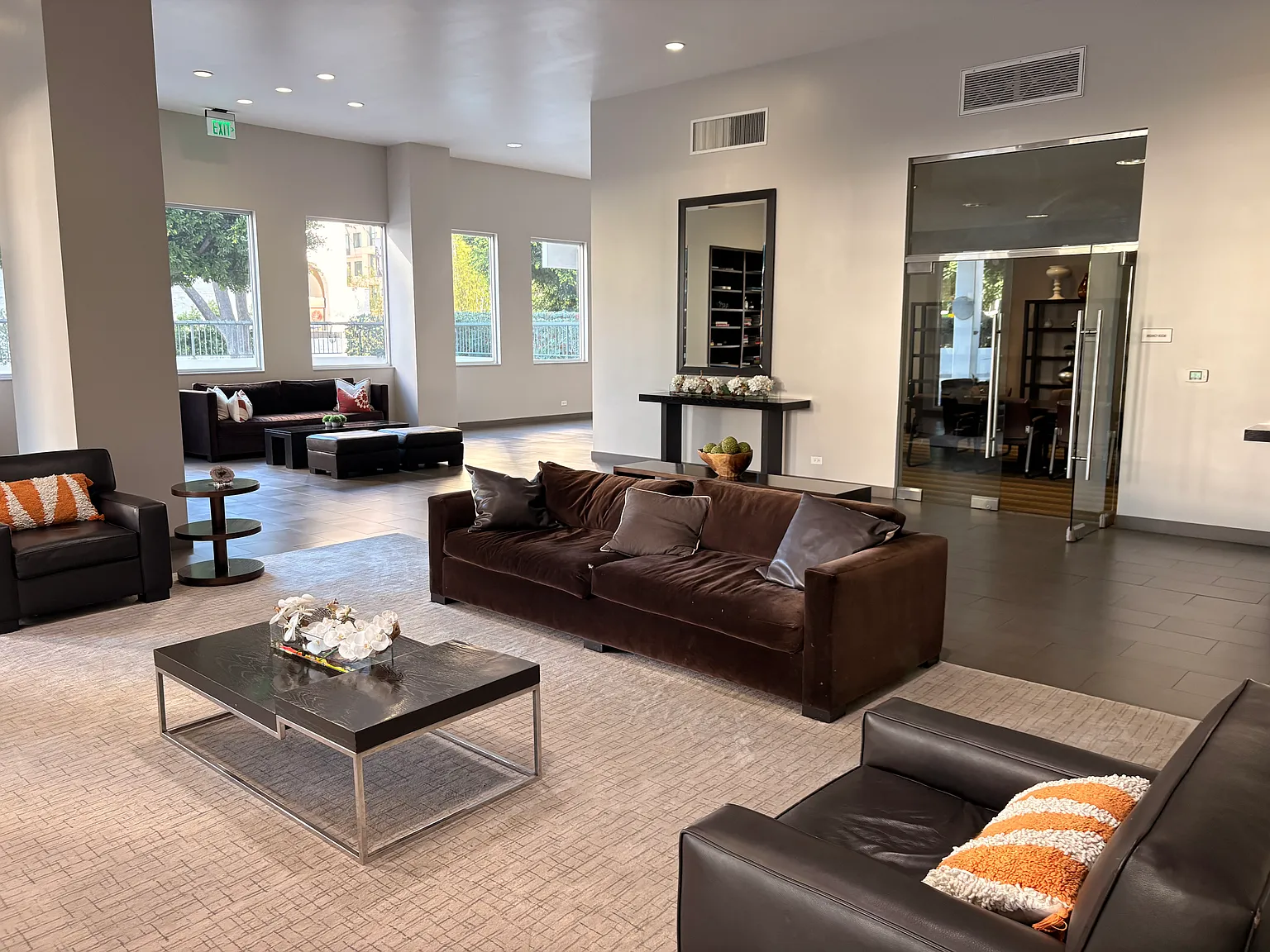 1 bed, 883 sqft, $4,200 — Photo 4