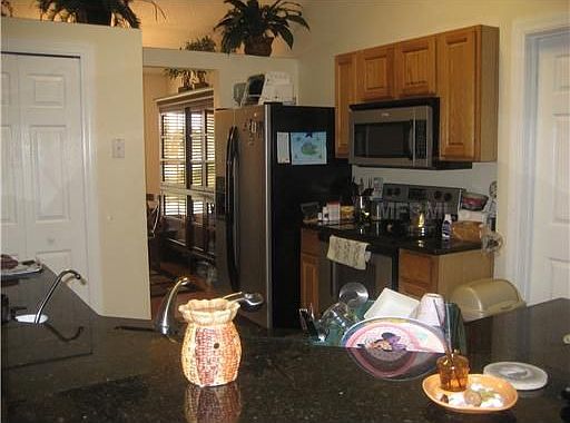 4th image of 2400 Fountain Rd