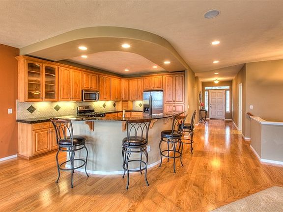 5th image of 1503 N Lancashire Ln