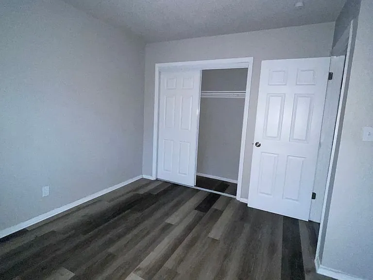 1222 W Brooks St #A — Photo 5