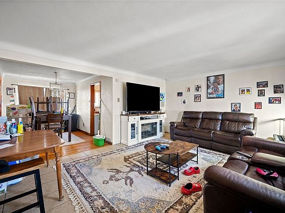 5th image of 1534 Grant St