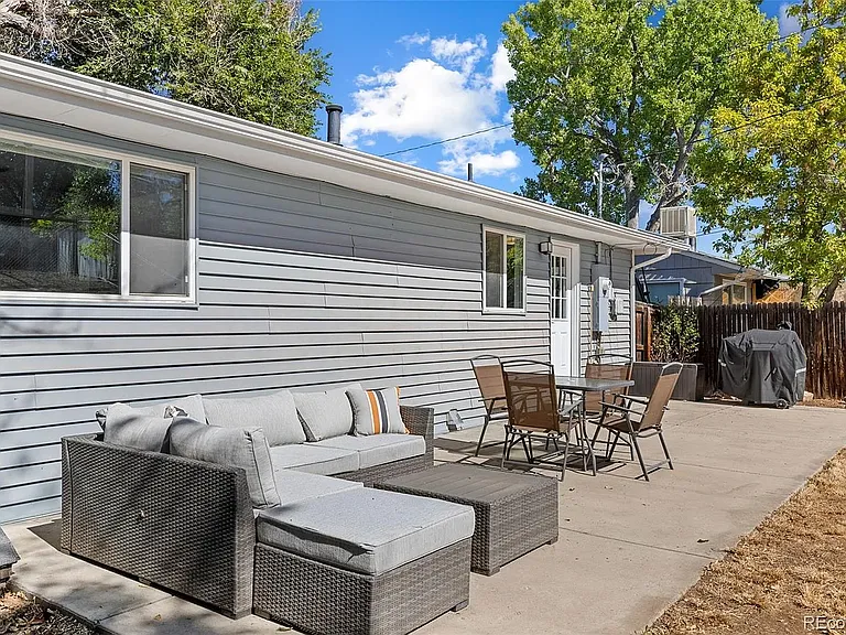 1460 W Alaska Pl — Photo 17