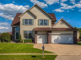 13300 Rocklyn Dr, Urbandale, IA 50323