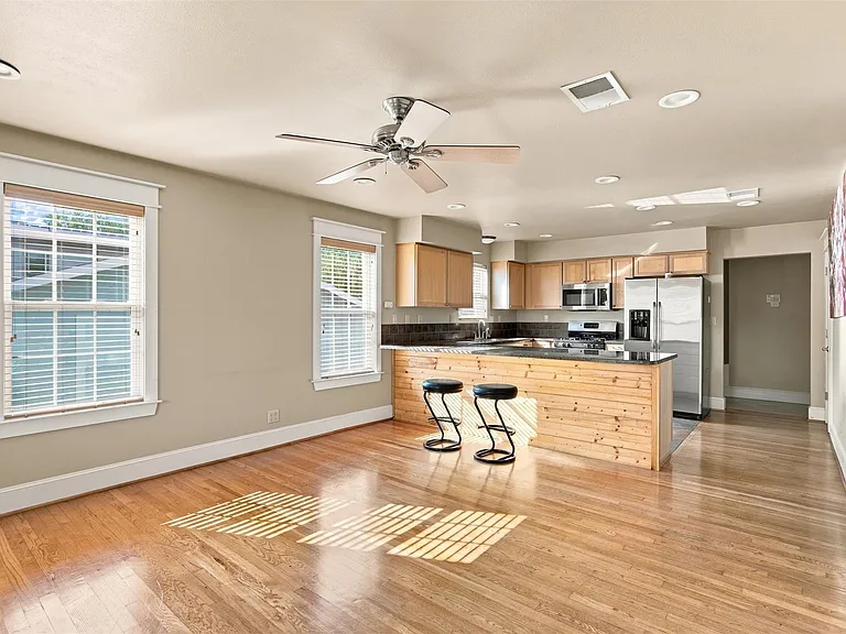 100 W 55th 1/2 St #A — Photo 2