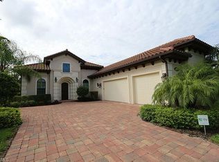 7461 Lantana Cir, Naples, FL 34119