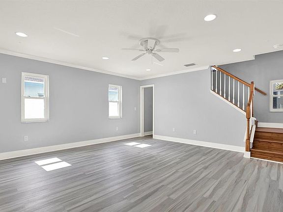 4th image of 203 163rd Ave