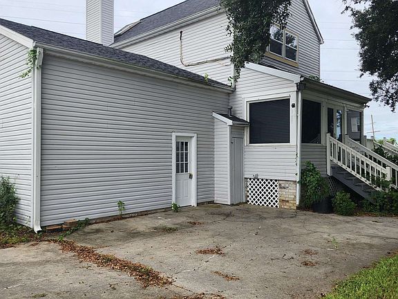 4th image of 444 Chester Lee St
