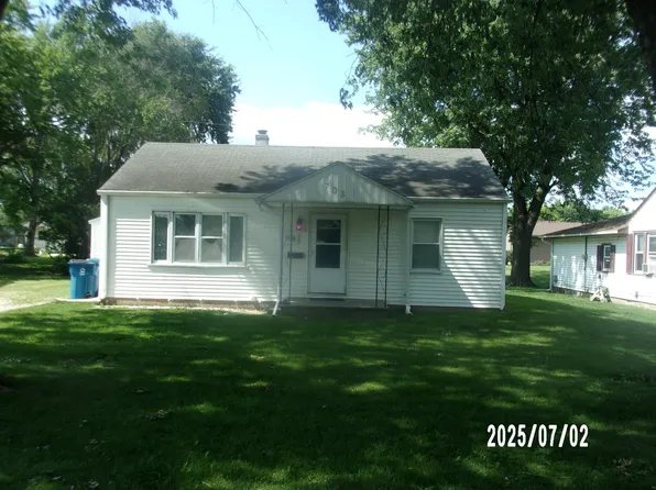 708 E Oak St, Watseka, IL 60970