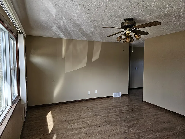 1310 W Dakota St — Photo 7