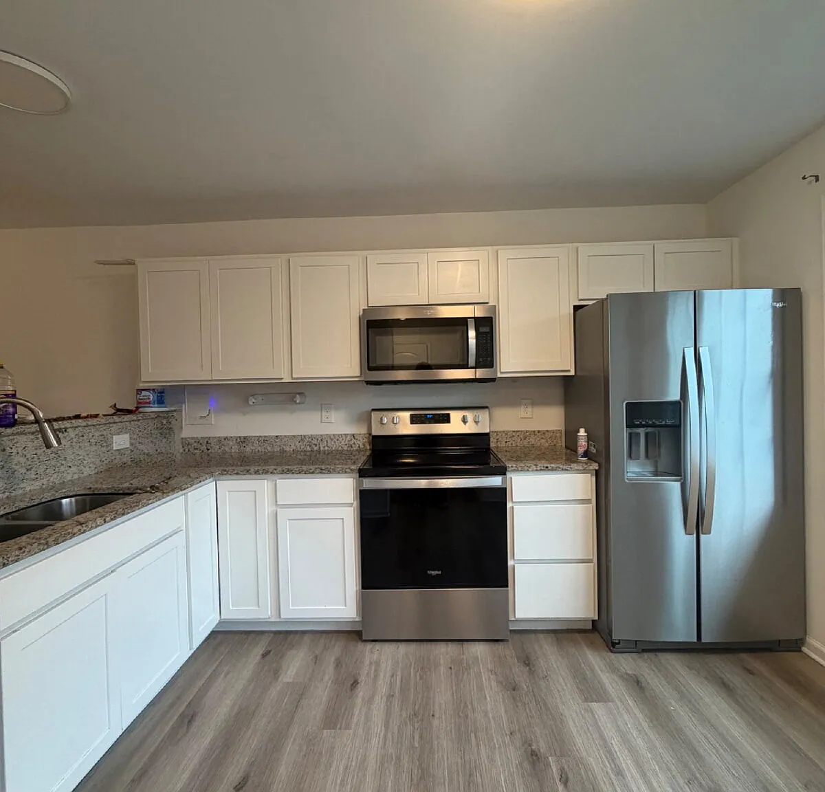 3 bed, 2.0 bath, 1448 sqft, $2,400 — Photo 2