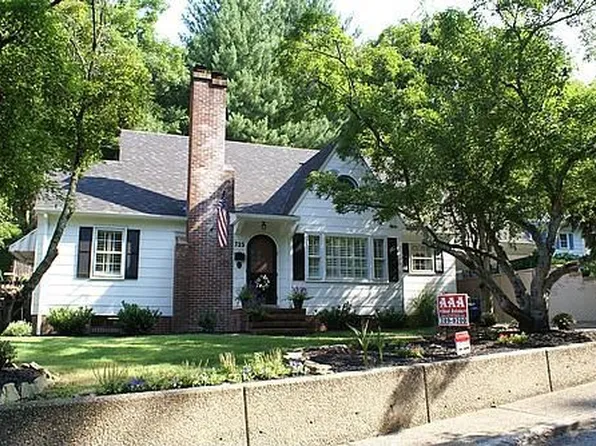 725 Court St, Paintsville, KY 41240