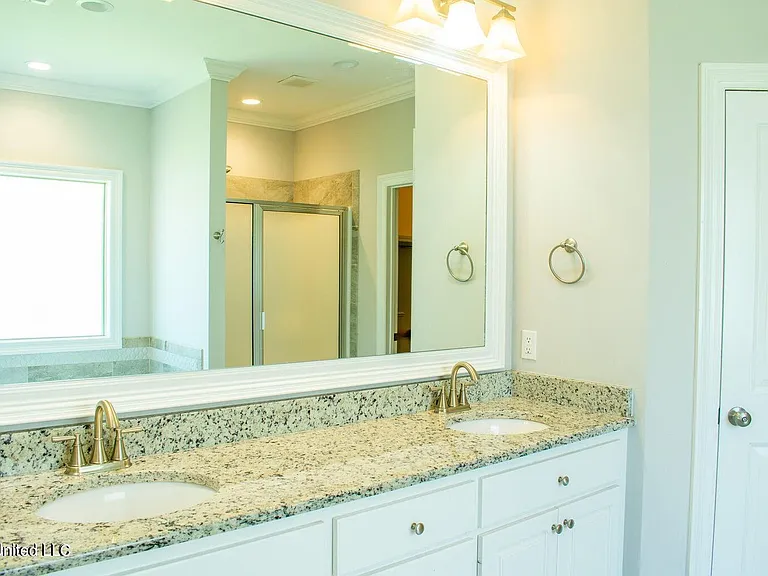 216 Buttonwood Ln — Photo 14