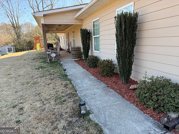 2nd image of 958 Hale Rd