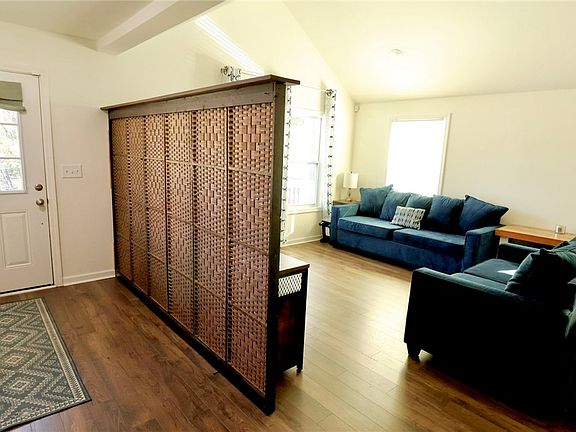 3rd image of 117 Phillips St