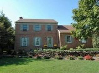 902 Gemstone Dr, Lancaster, PA
