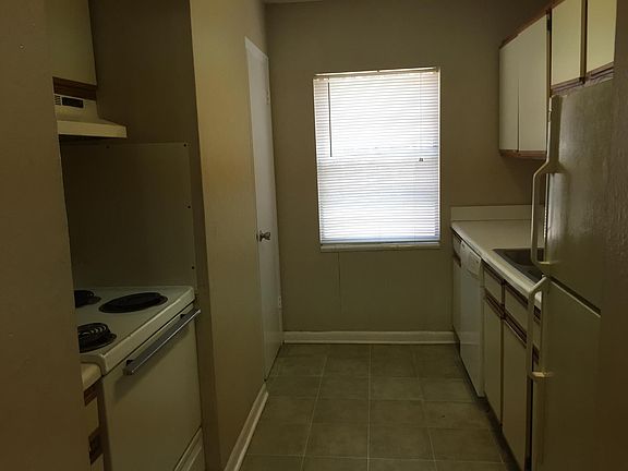 5th image of 2325 W Pensacola St APT 149