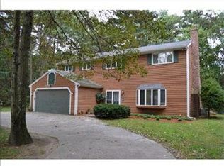 8 Queens Ln, Stow, MA 01775