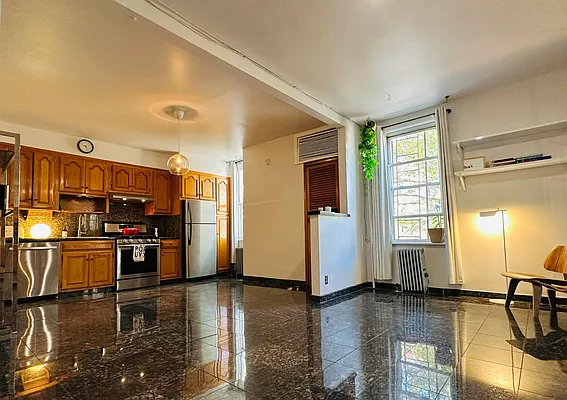 Rented by Capri Jet Realty Corp | media 20