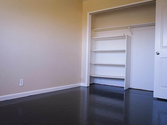 5th image of 352 Skyway Dr