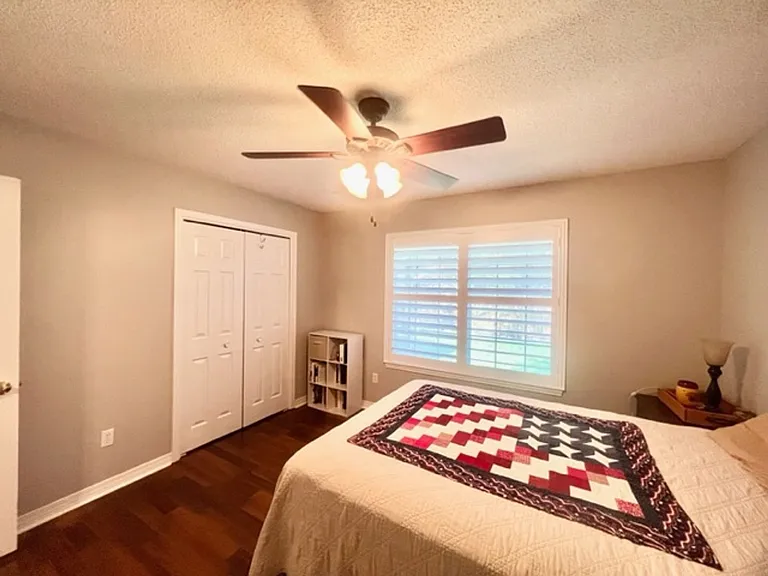 1660 Northridge Rd — Photo 29