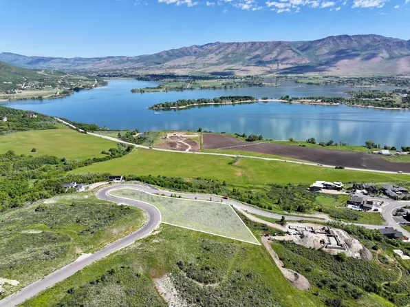 5961 E Nighthawk Ln, Huntsville, UT 84317