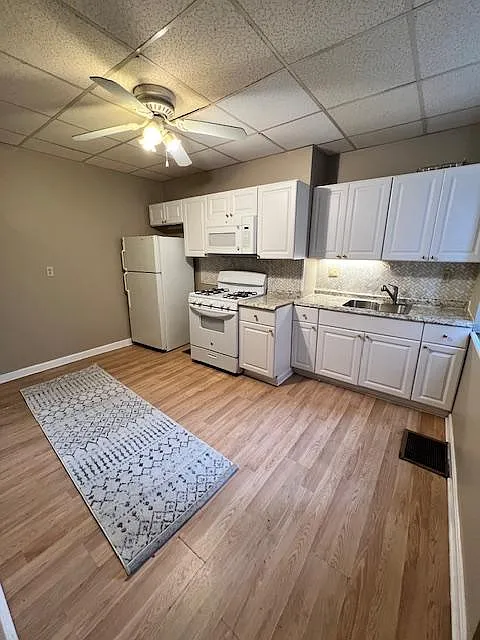 2 bed, 820 sqft, $1,595 — Photo 4