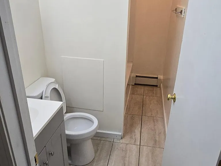 115 Ward Ave — Photo 4