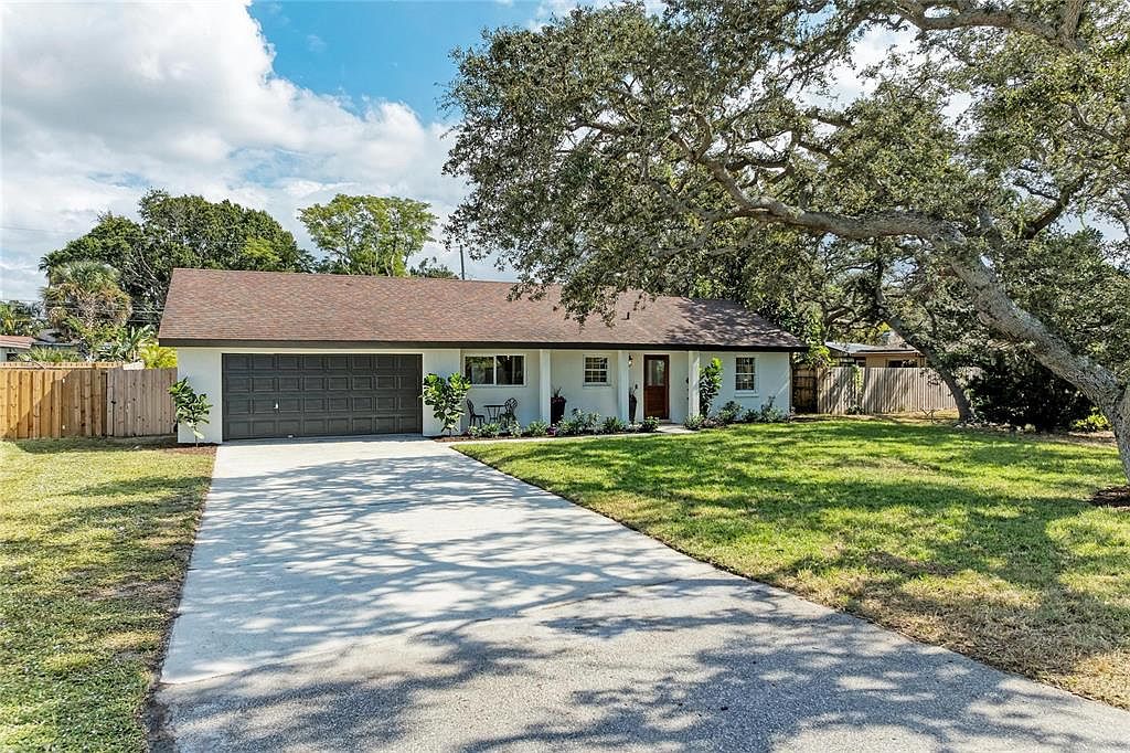 8245 Longbay Blvd, Sarasota, FL 34243 | MLS #A4670835 | Zillow