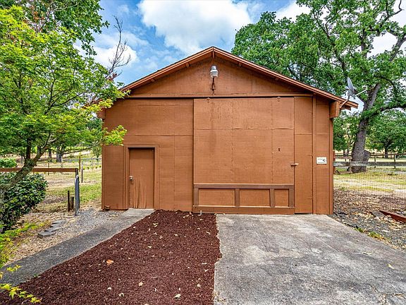 4th image of 6249 Melita Road