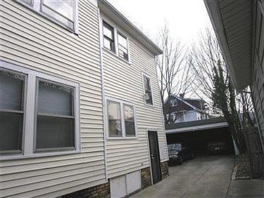 4th image of 15710 Corsica Ave