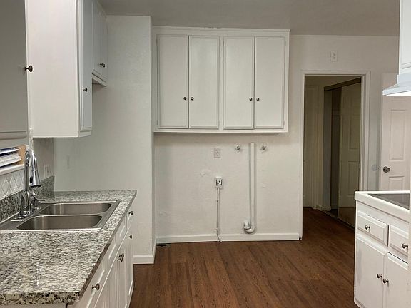 4th image of 3536 Pacific Ave