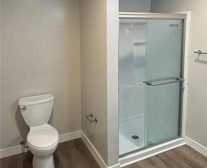425 Castle Dr — Photo 6