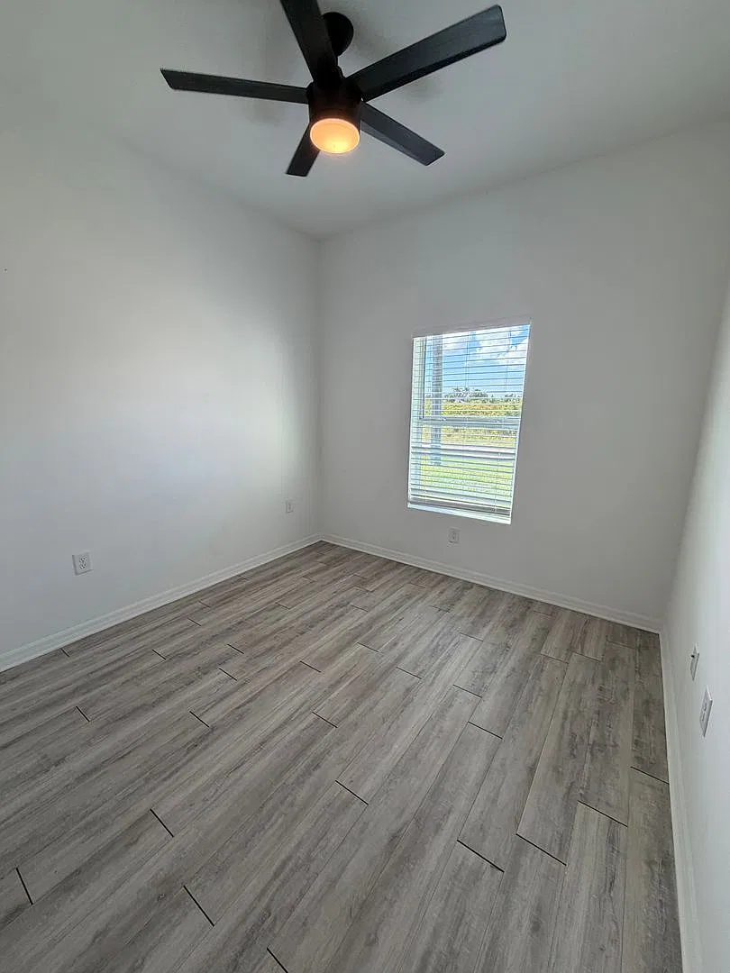 3 bed, 2.0 bath, 1182 sqft, $1,495 — Photo 3